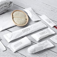 LOOFAH new luxury white-Λουφα-Σφουγγαρι με Πετσετα στην πισω πλευρα & λαστιχο ασφαλειας Βιοδιασπωμενο & Οικολογικο σε πολυτελης συσκευασία μεσα σε αδιαβροχο σακουλακι (200 τμχ/κιβώτιο)