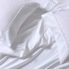 ΗΑΥΑΤΤ TC-300 – ΜΑΞΙΛΑΡΟΘΗΚΕΣ CLASSIC 0,52 X 0,72 100% COTTON ριγε 1 cm 100% ΛΕΥΚΟ βαμβακοσατεν (Αντιμικροβιακό)- ΔΙΑΘΕΤΕΙ STANDARDS ΤΟΥ ΠΑΓΚΟΣΜΙΟΥ ΞΕΝΟΔΟΧΕΙΑΚΟΥ ΟΜΙΛΟΥ HAYATT