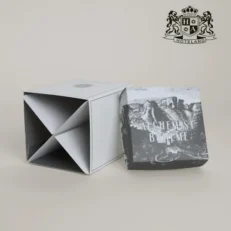 BOHEME PREMIUM LINE/AΔΕΙΟ ΚΟΥΤΙ AMENITIES-4 ΘΕΣΕΩΝ σε αδιαβροχο χαρτινο κουτι πολυτελειας (οικολογικη συσκευασια BIODEGRADABLE 0% zero waste) (100 Τεμ/Κιβ)