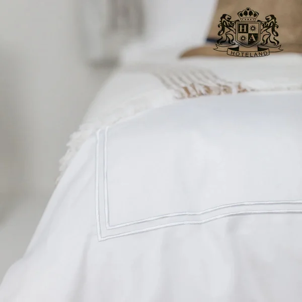 ΚΟΡΥΦΑΙΑ ΠΟΙΟΤΗΤΑ-ΠΛΑΚΕ ΣΕΙΡΑ-ΣΕΝΤΟΝΙ ΥΠΕΡΔΙΠΛΟ (Πανωσεντονο Με Λευκο Διπλο Πλακε Κεντημα) (2,60 x 2,90cm) ΒΑΜΒΑΚΟΣΑΤΕΝ MYKONOS 100% BAMBAKI TC-400 ΚΛΩΣΤΕΣ ROYAL SHINE - Image 2